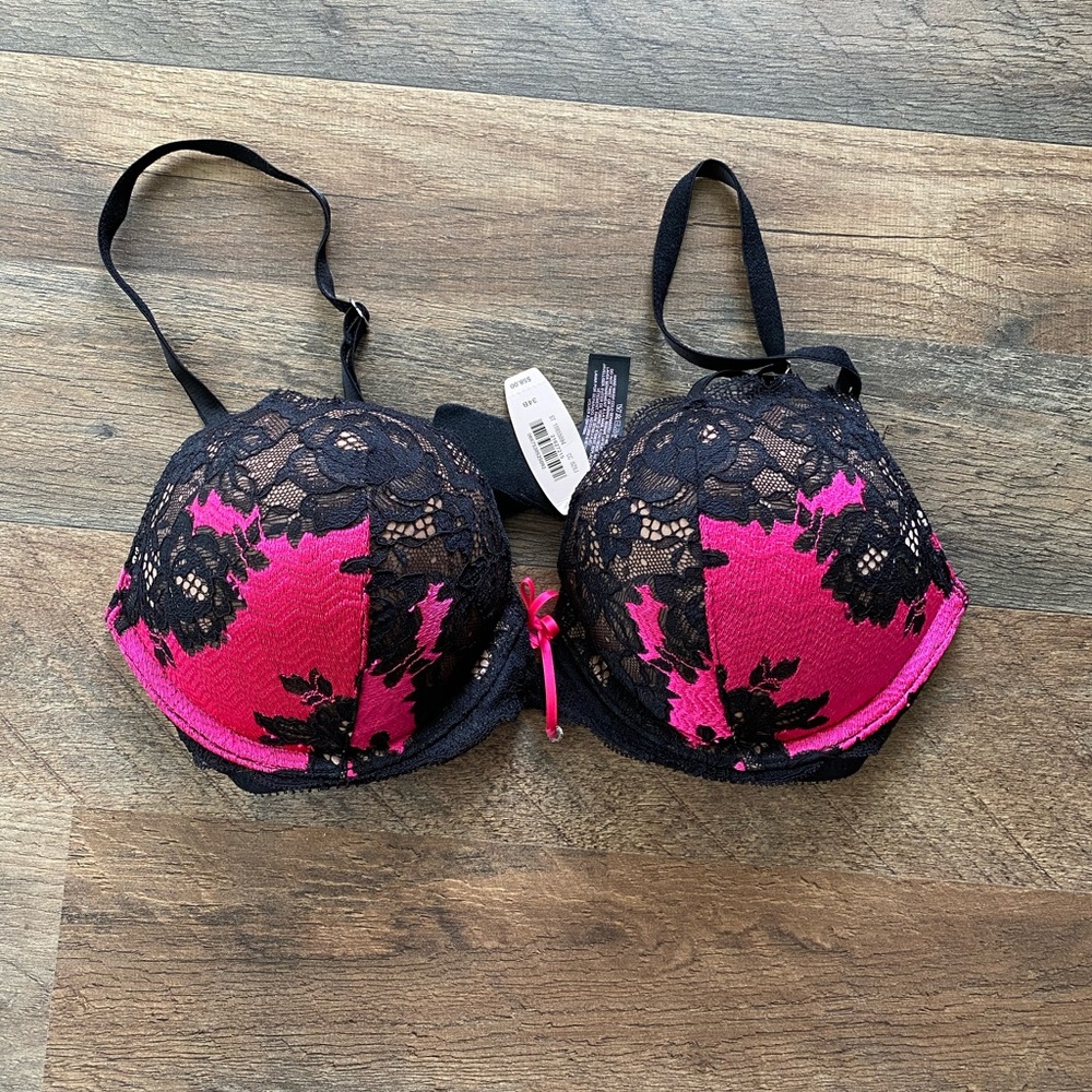 NWT VS BOMBSHELL BRA